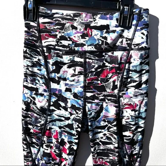 Lululemon Break Free Crop (Nulux 17")
Culture Clash Starlight Black 4 pants - Picture 10 of 10